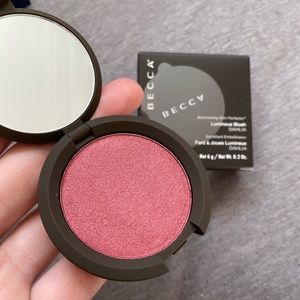 Becca luminous powder blush